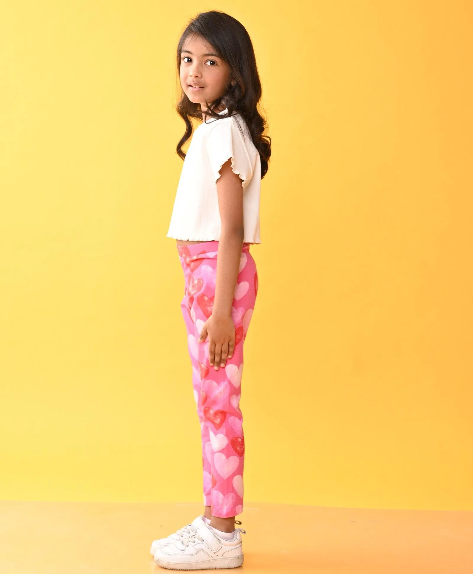 WHITE RIBBED T-SHIRT HEART LEGGINGS SET - WHITE / PINK